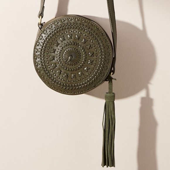 Anthropologie Handbags - HTF NWT ANTHROPOLOGIE Woven Circle Bag